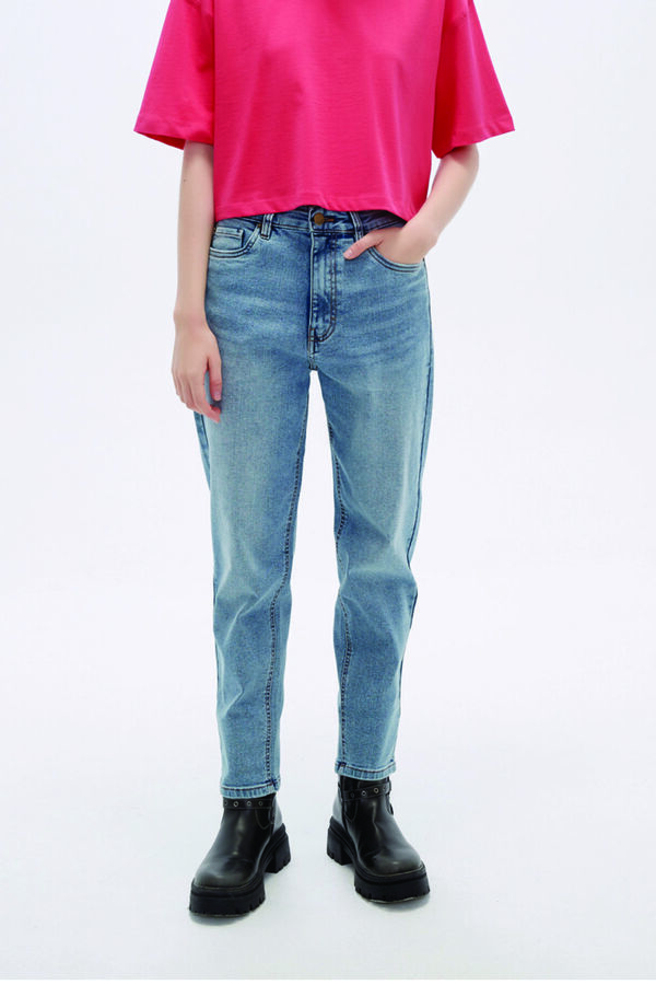 PANTALON JEANIU AZUL GRISACEO image number null
