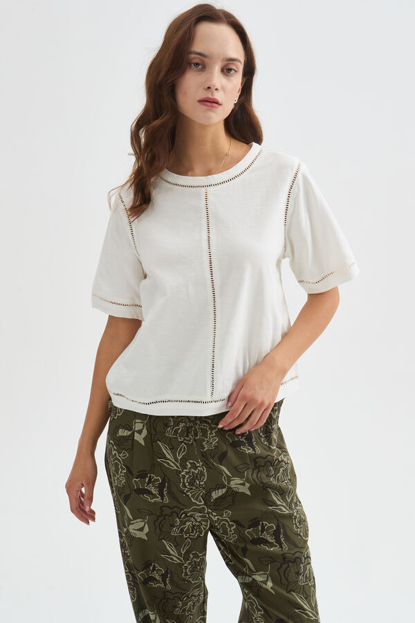 REMERA TAYEL 70607 MARFIL  / OFF WHITE image number null