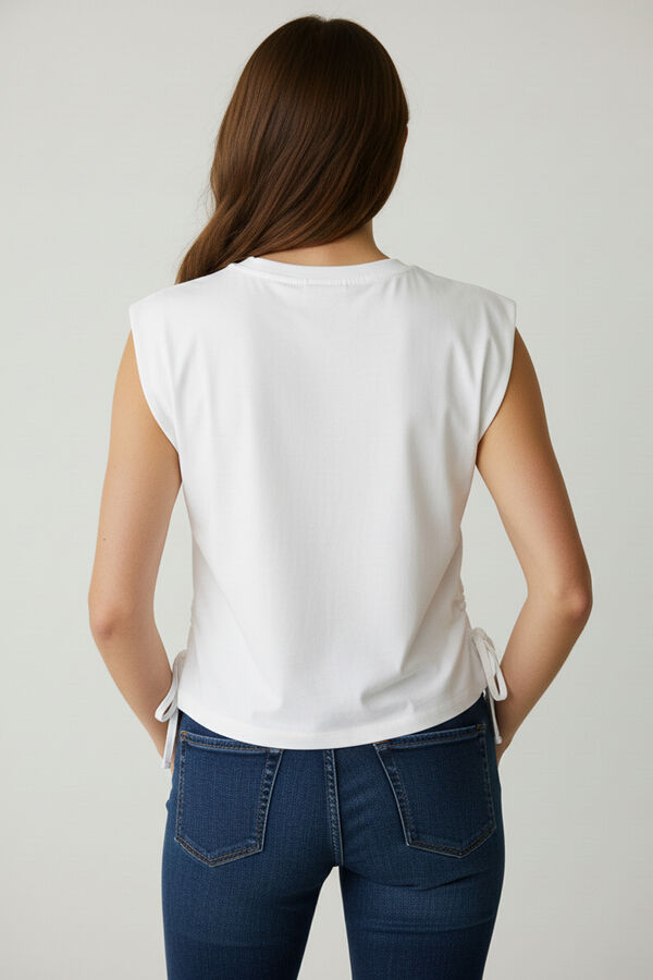 REMERA FISCARA BLANCO image number null
