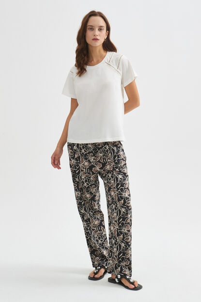 REMERA LUGOJ 70607 MARFIL  / OFF WHITE image number null