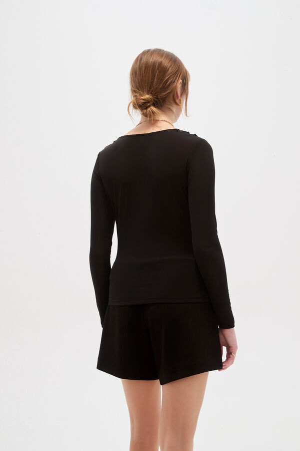 REMERA SURER 70607 NEGRO image number null
