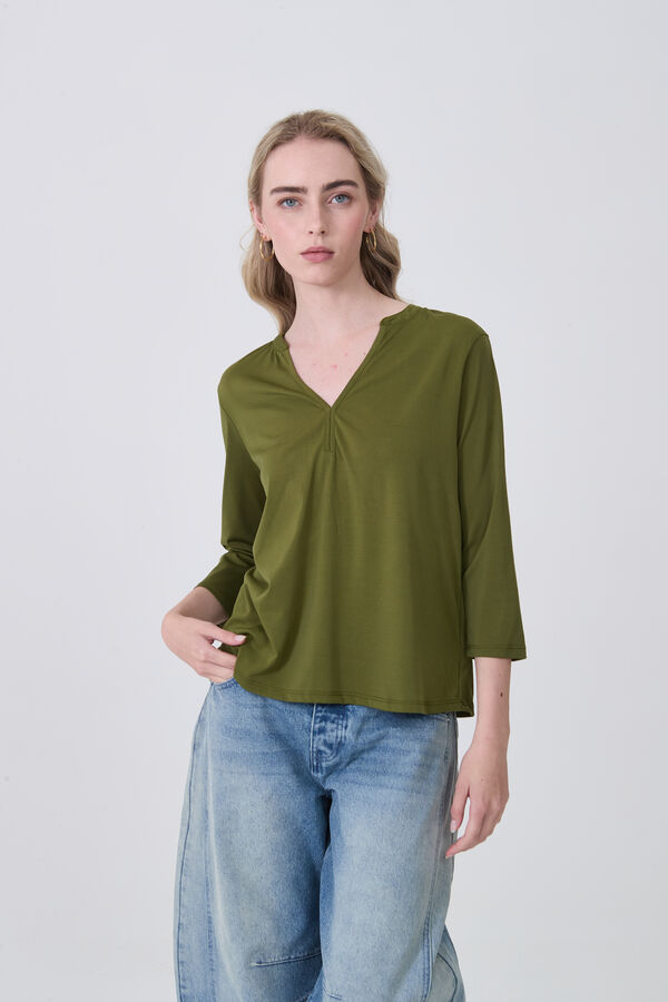 REMERA FELDK VERDE OLIVA image number null