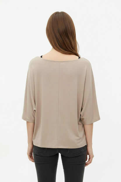 REMERA QUIMBO TAUPE CLARO image number null
