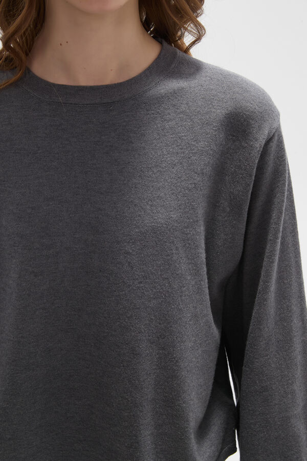 REMERA VALIC GRIS MELANGE OSCURO image number null