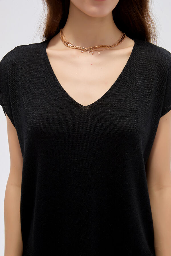 REMERA TIRALLE 70809 NEGRO image number null