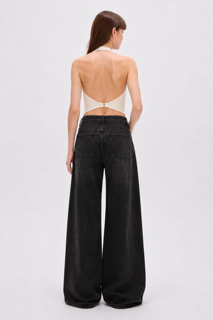 PANTALON VERZA GRIS OSCURO image number null