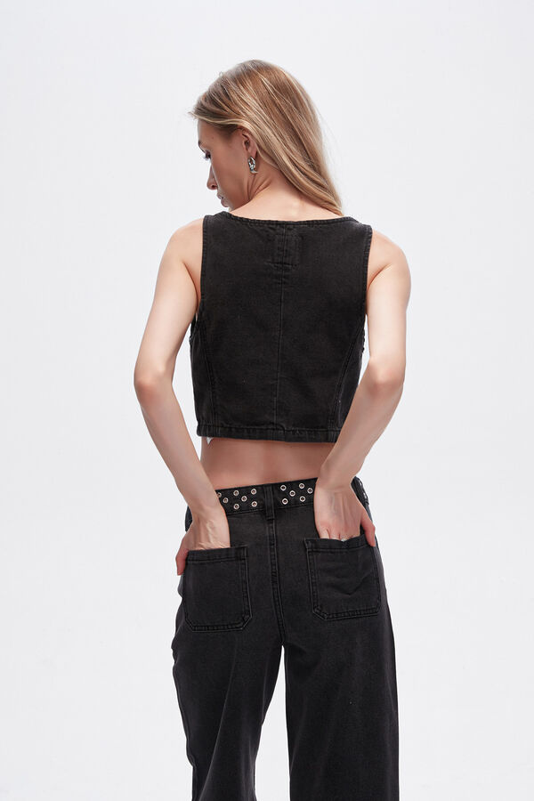 CHALECO CUYO GRIS OSCURO image number null