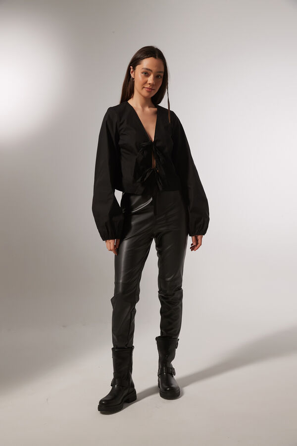 BLUSA JAYAL NEGRO image number null