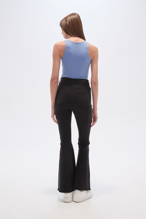 PANTALON MASERU GRIS OSCURO image number null