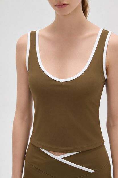 MUSCULOSA NAROS VERDE OLIVA OSCURO image number null