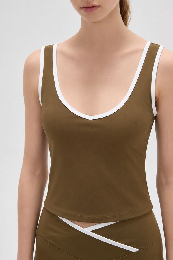 MUSCULOSA NAROS VERDE OLIVA OSCURO image number null