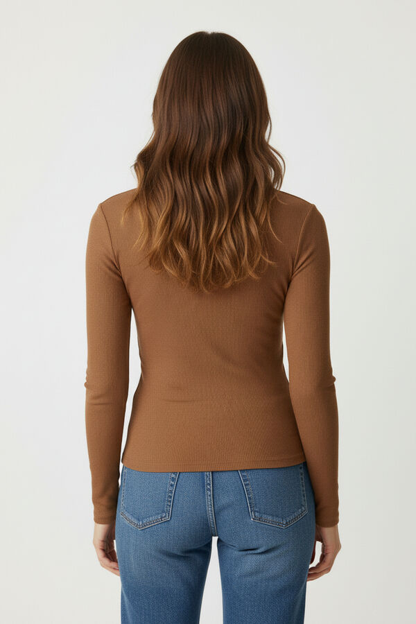 REMERA POLAC TOSTADO image number null