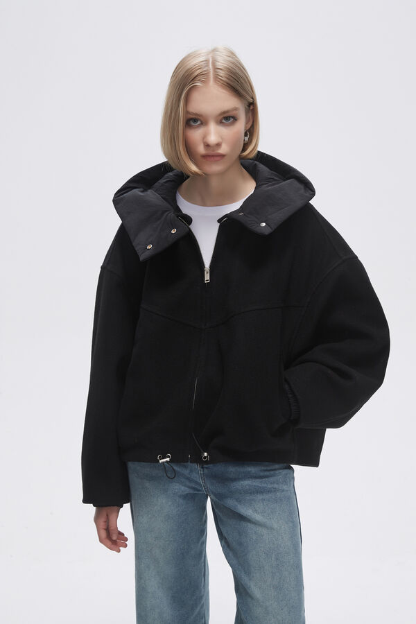CAMPERA PLINTA NEGRO image number null