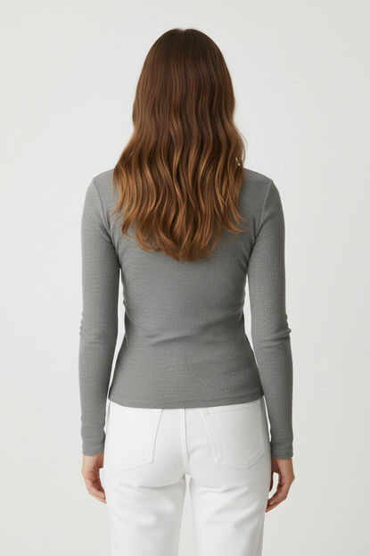 REMERA POLAC GRIS MELANGE MEDIO image number null