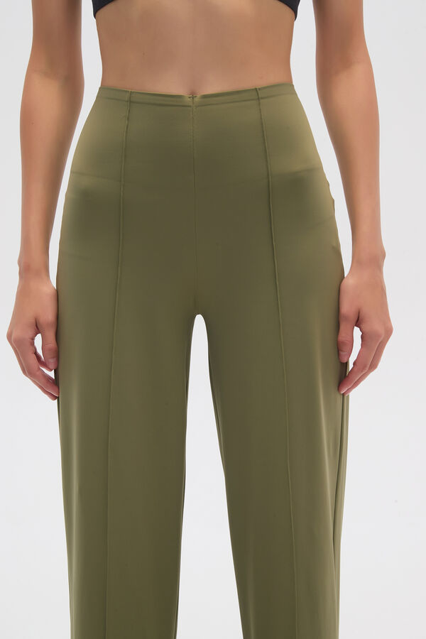PANTALON DEPORTIVO CINIA VERDE OLIVA image number null