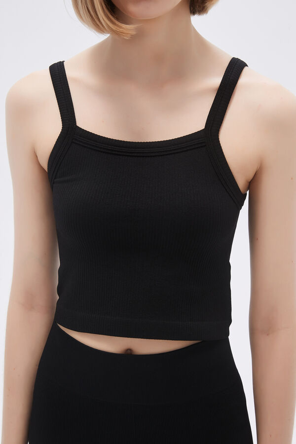 TOPS BESO NEGRO image number null