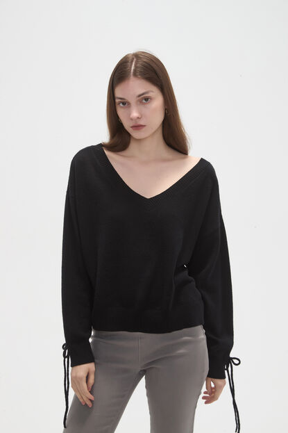 SWEATER URYTH NEGRO image number null