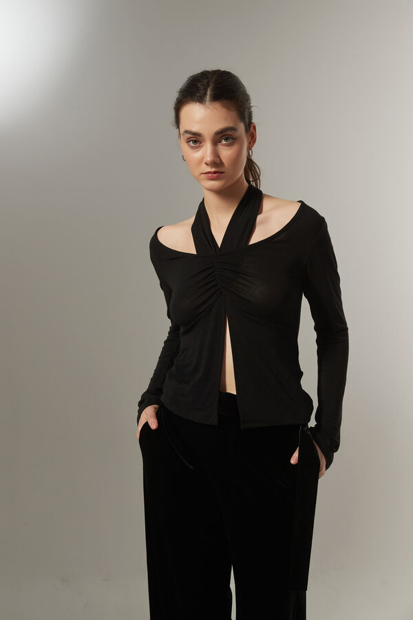 REMERA UBEA NEGRO image number null