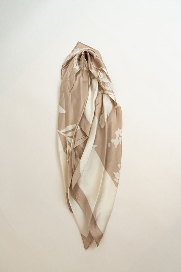 Pa&ntilde;uelo Julia GUSTO 2 image number null