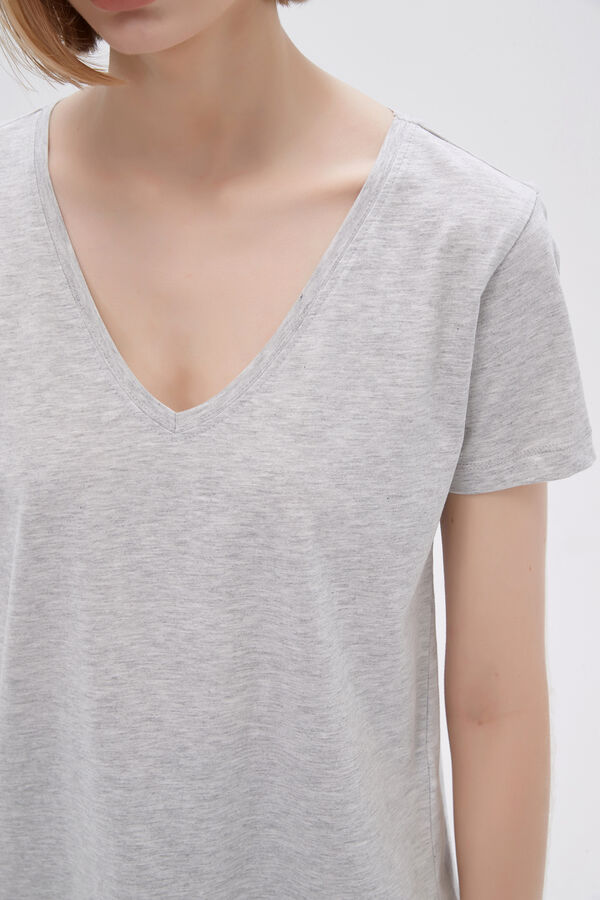 REMERA URSA GRIS MELANGE image number null