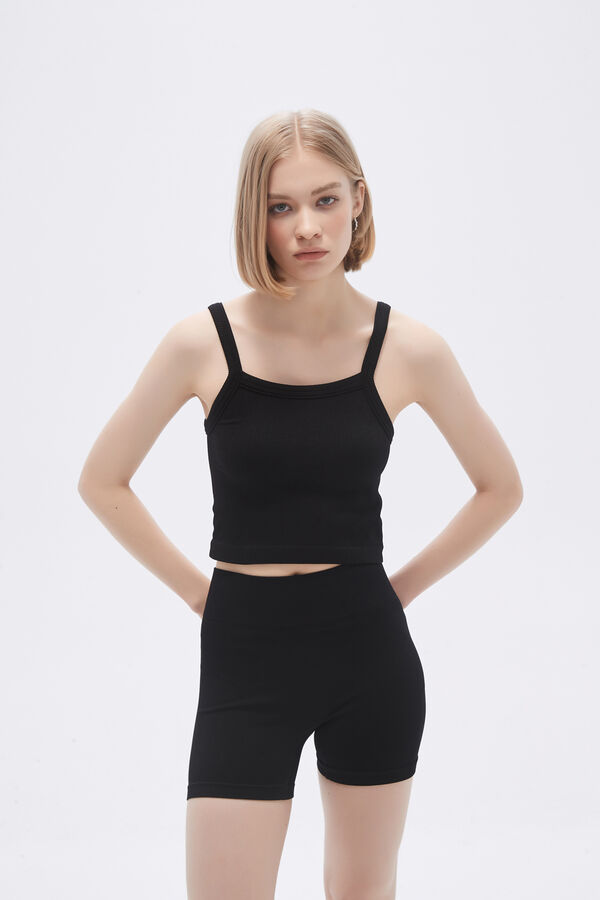 TOPS BESO NEGRO image number null