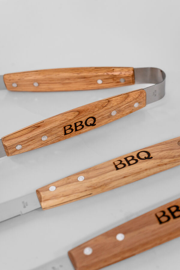 Accesorios para Parrilla Set de 4 piezas. Esp&aacute;tula, tenedor, cuchillo y pinza y COLOR UNICO image number null