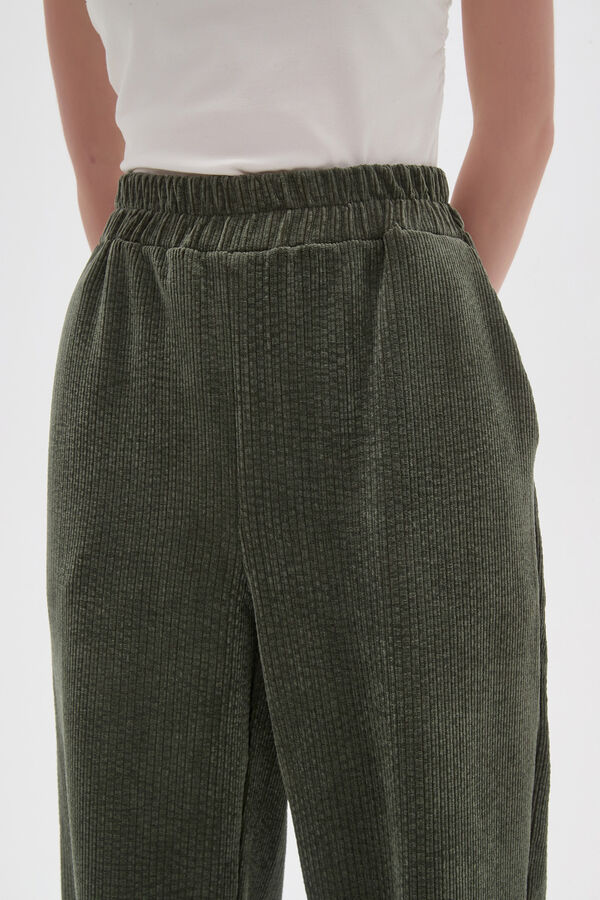 PANTALON CINDOR VERDE OLIVA image number null