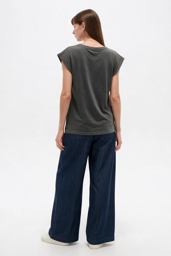 REMERA ARATI 70607 GUSTO 2 image number null