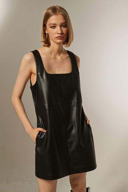 VESTIDO DAYON NEGRO image number null