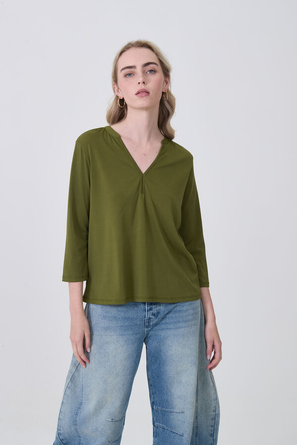 REMERA FELDK VERDE OLIVA image number null