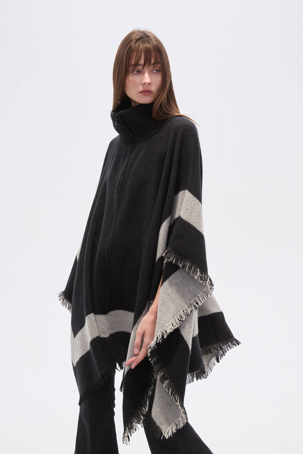 PONCHO URAIREL GUSTO 1 image number null