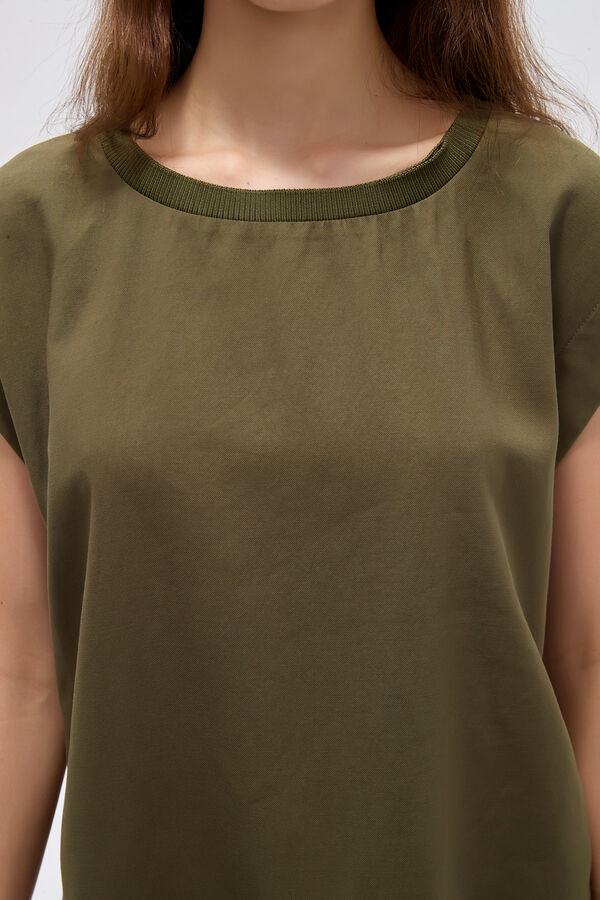 REMERA ZORU 70607 VERDE OLIVA image number null