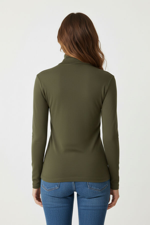POLERA BALUA VERDE OLIVA OSCURO image number null