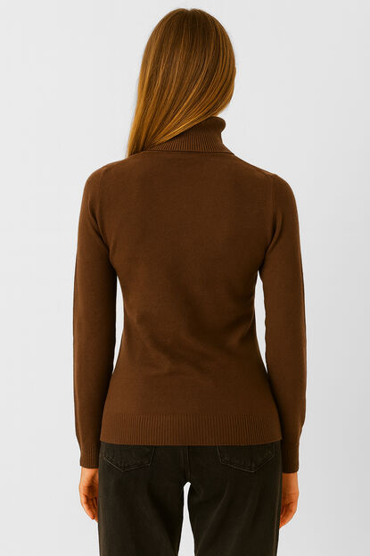 POLERA SABADELL CHOCOLATE image number null