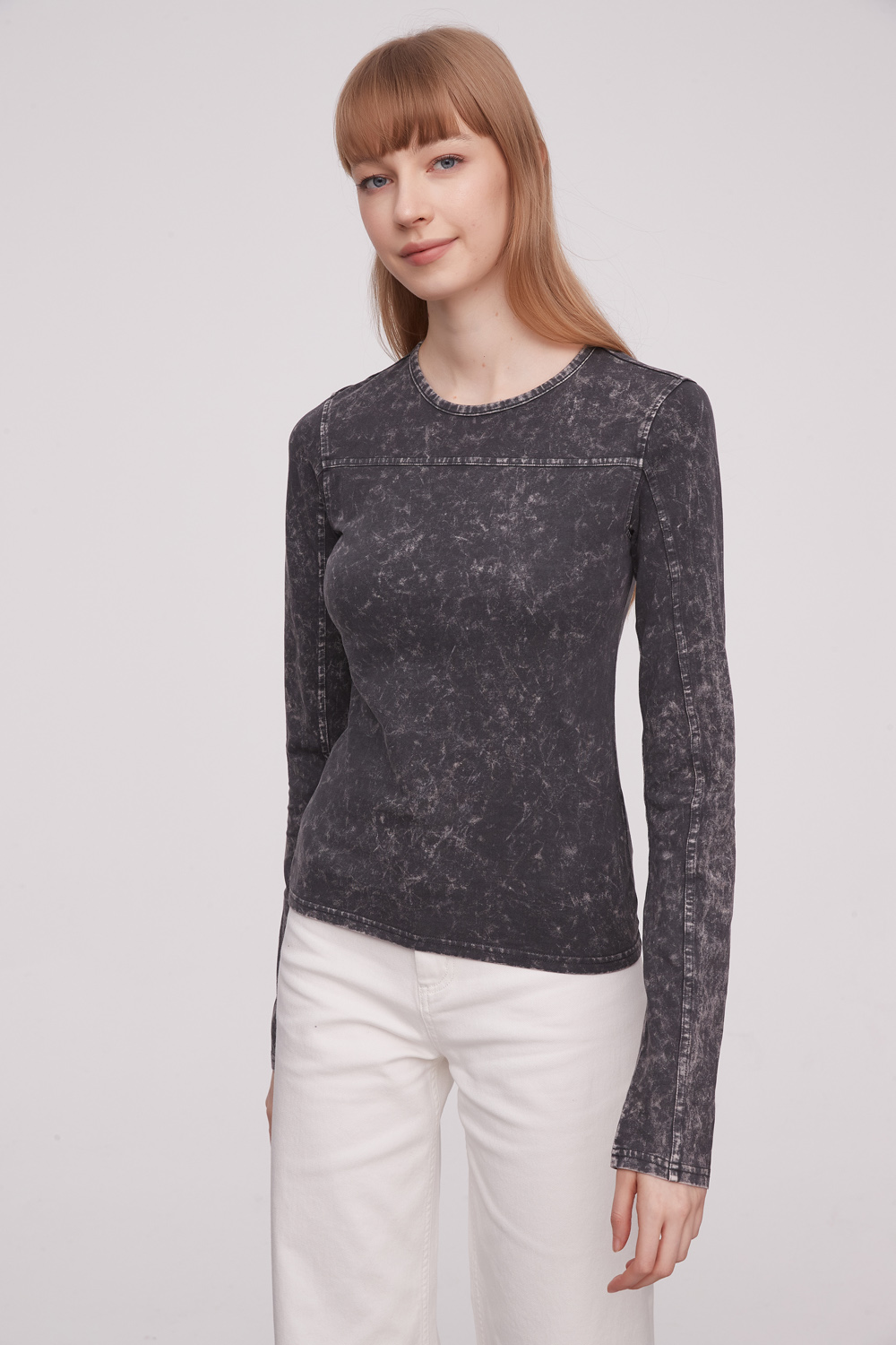 REMERA SACRLETT GRIS OSCURO