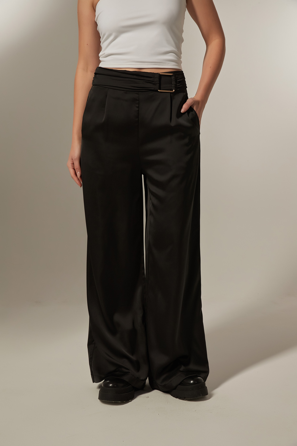 PANTALON SAQUERI NEGRO