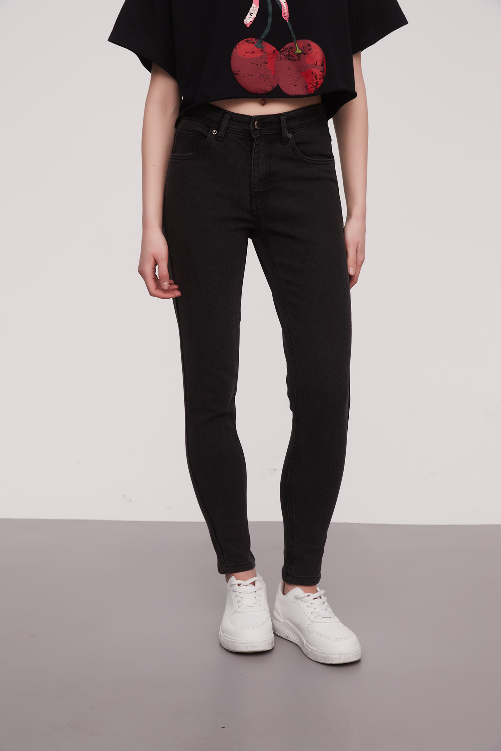 PANTALON PINAWA GRIS MEDIO