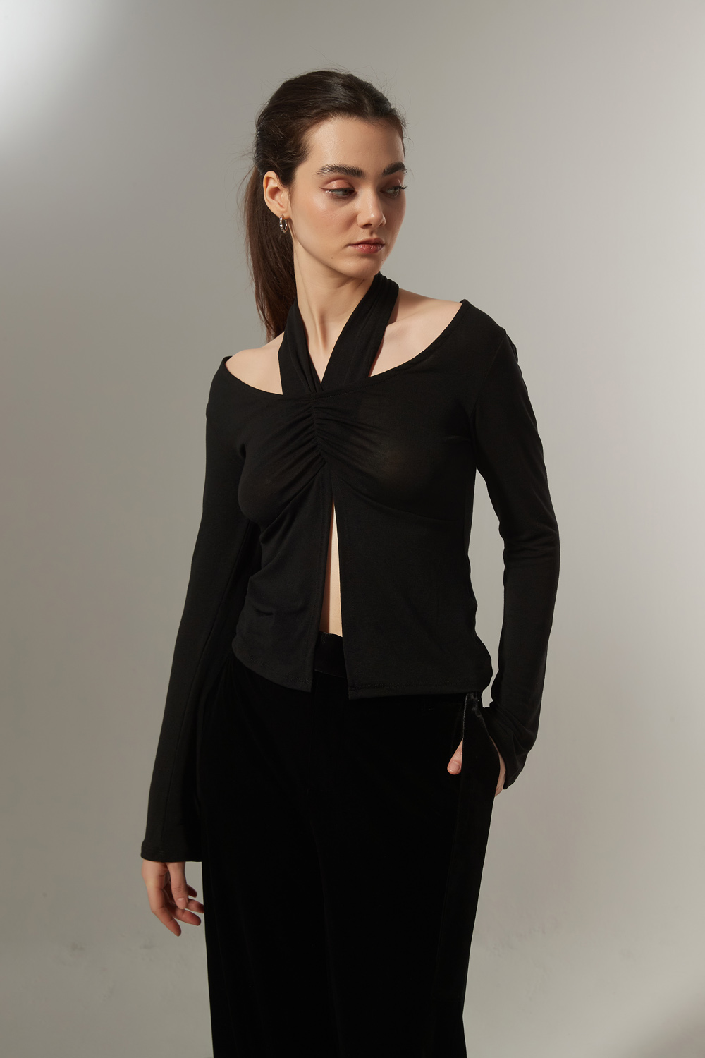 REMERA UBEA NEGRO