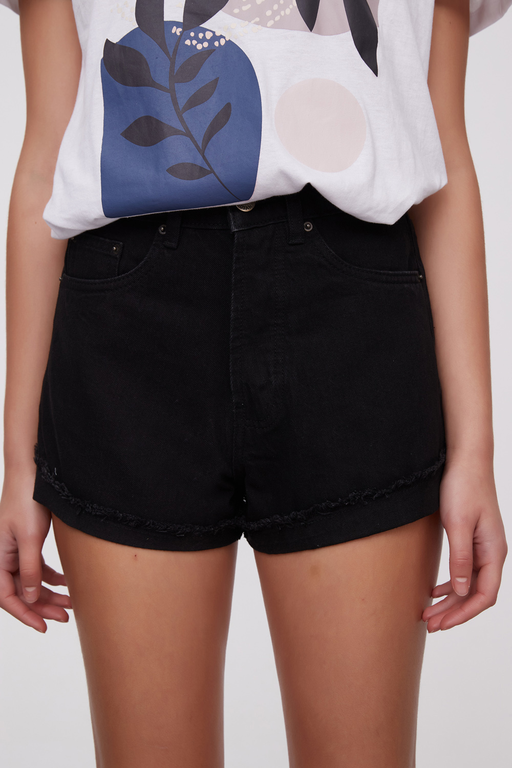 SHORT TAGLIANI NEGRO